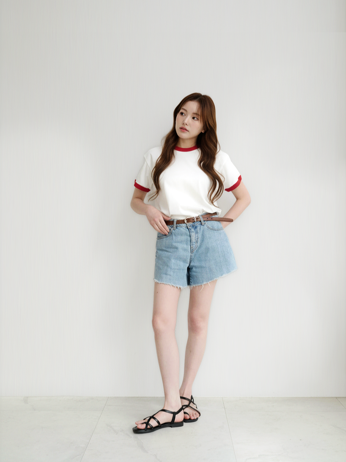 모델이 착용한 의류 권장 이미지 예시